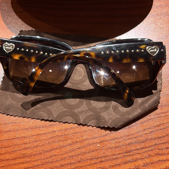 Oversized Coach Tortoise Shell Sunglasses - Picture 4 of 4